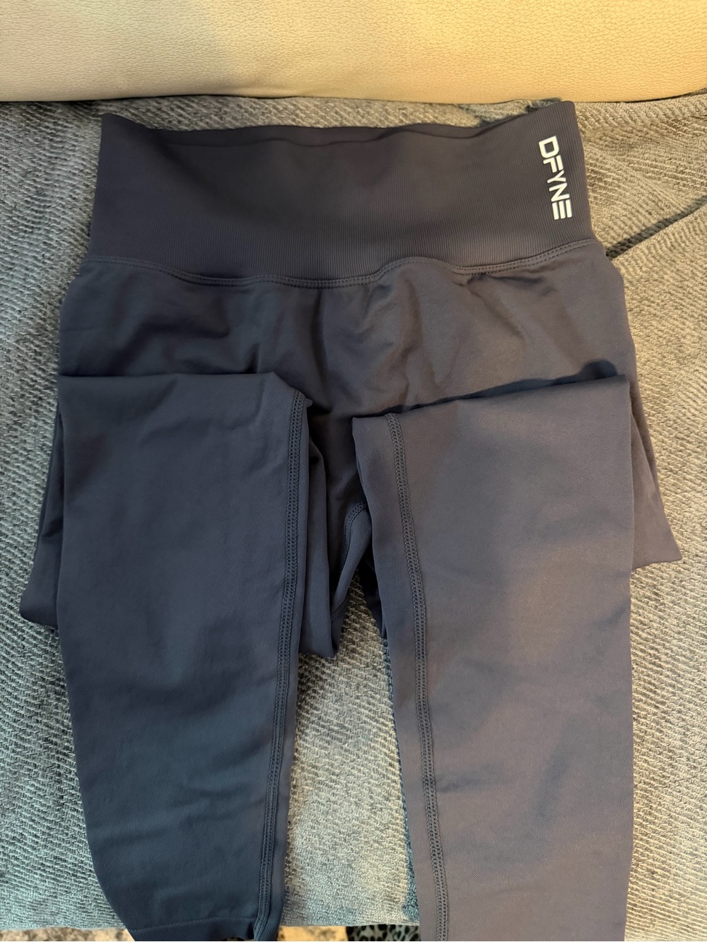 DFYNE High-Waist Navy Performance Leggings